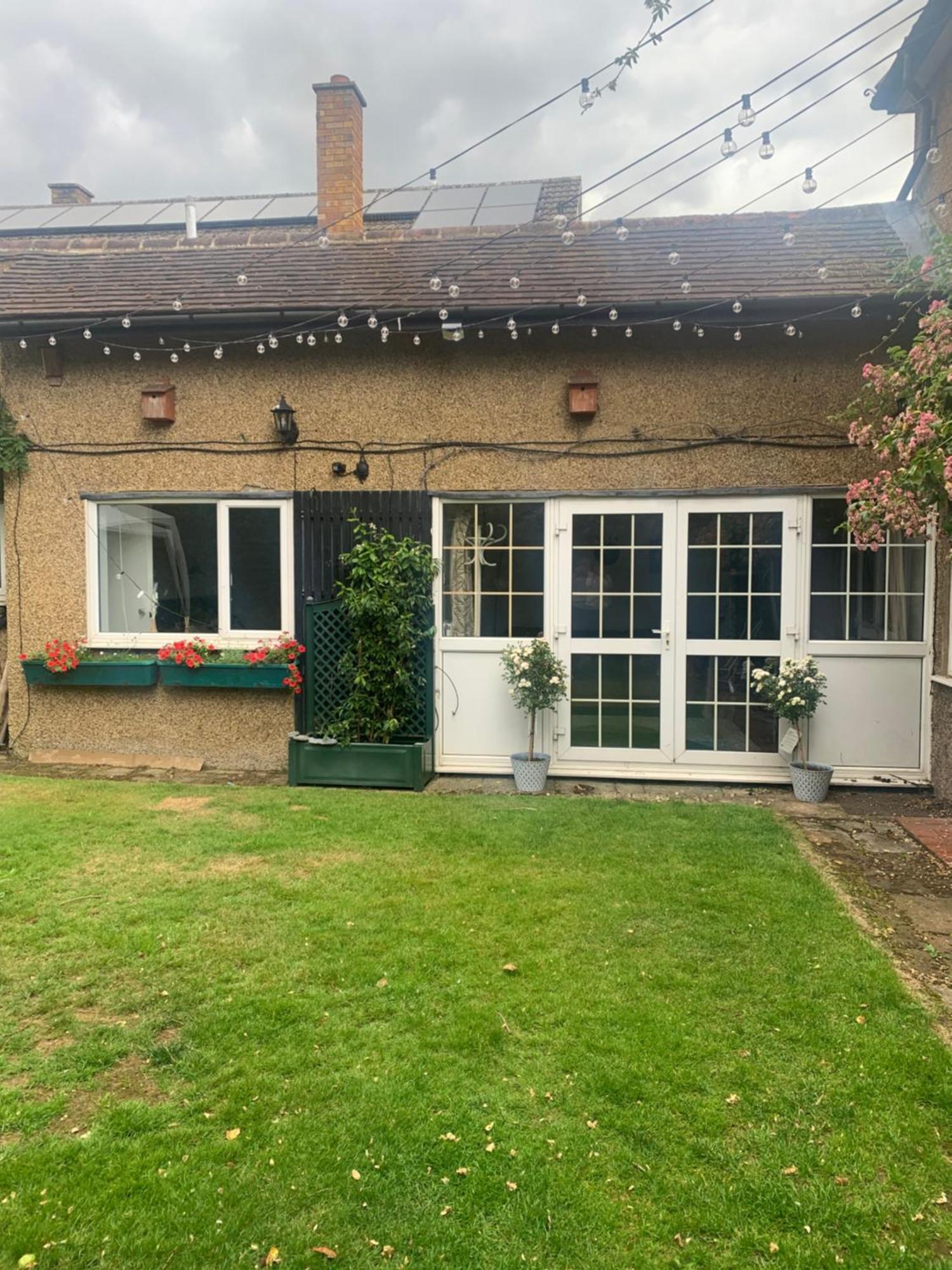 Newly Refurbished One Bedroom With Additional Sofa Bed Self Contained Flat In Garden Abbots Langley Экстерьер фото
