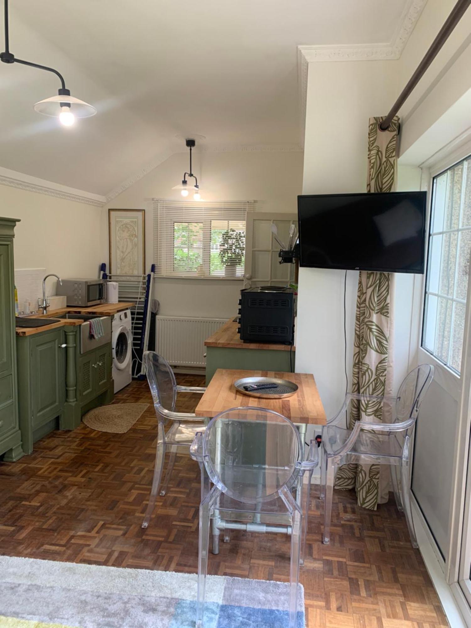 Newly Refurbished One Bedroom With Additional Sofa Bed Self Contained Flat In Garden Abbots Langley Экстерьер фото